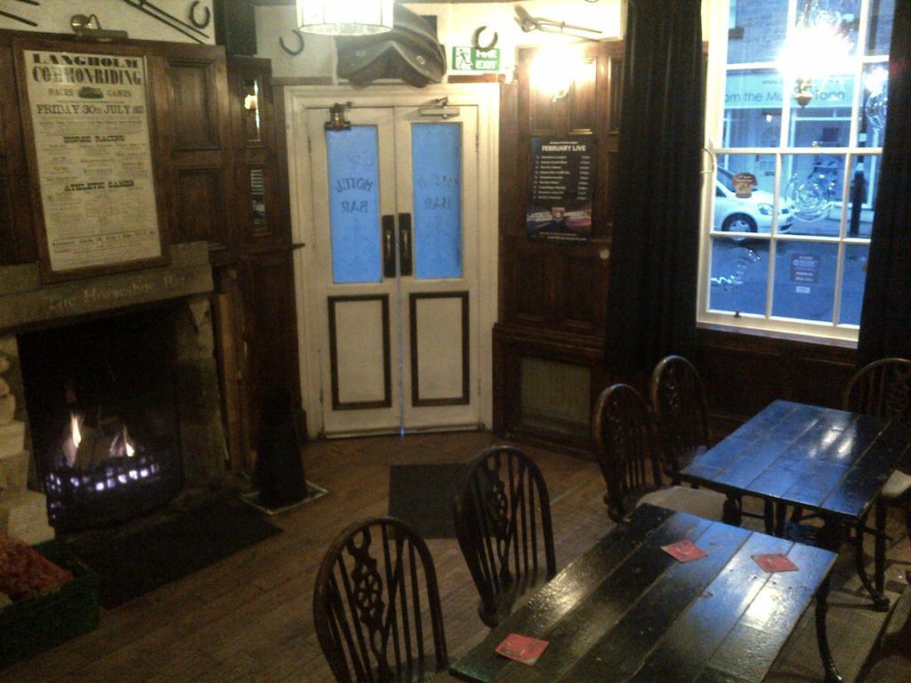Crown Hotel Langholm Exterior foto